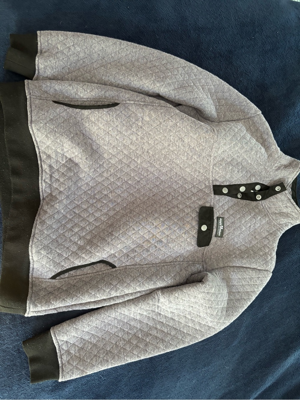 Simply Southern Quilted Pullover Sweatshirt in Light Gray with Black Trim